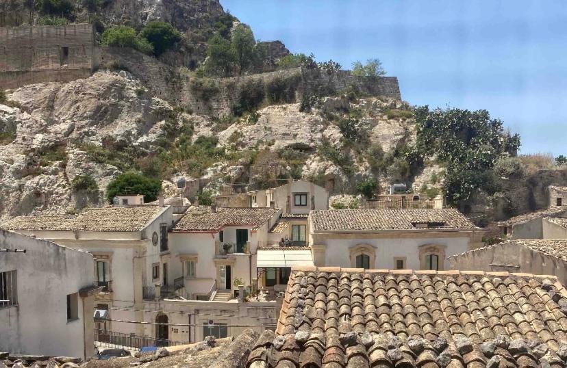 Intown - Dammuso In Pieno Centro Storico Βίλα Scicli Εξωτερικό φωτογραφία